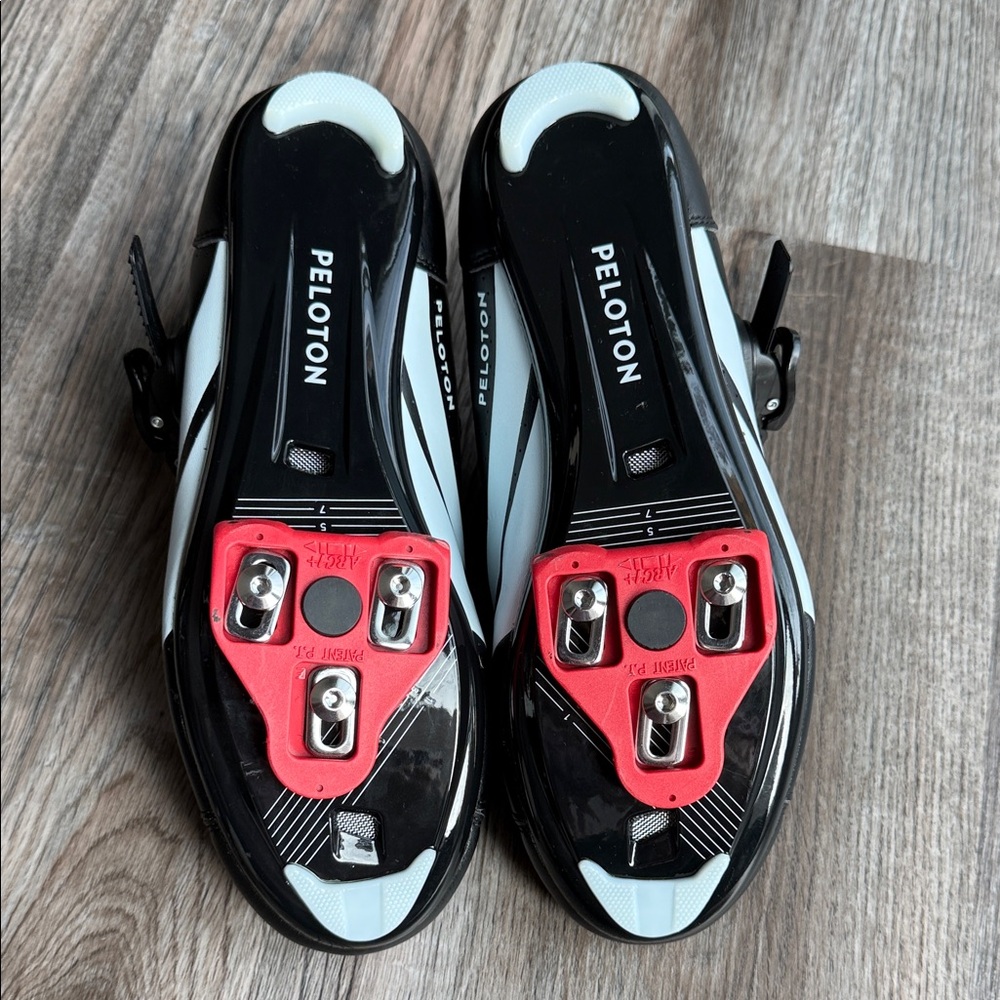 Peloton cycling Black and Red Sneakers - Picture 5 of 6